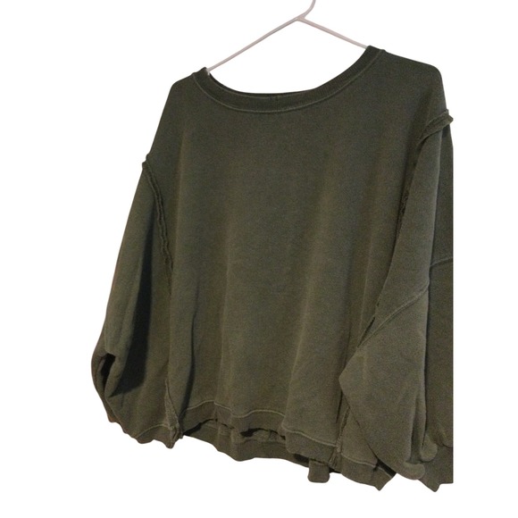 We The Free Tops - We The Free Distressed Sweatshirt Green Raw Hem Long Sleeve Casual Women Sz M